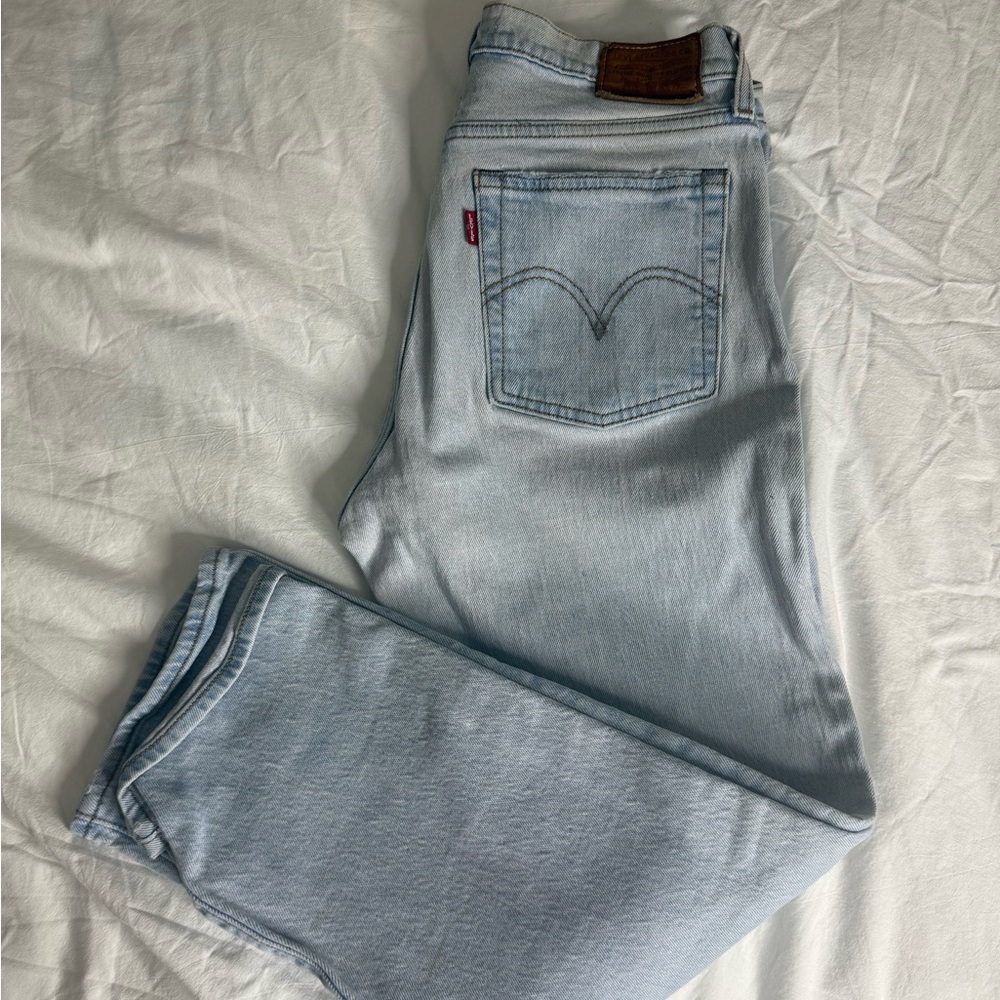 Levi’s Premium Wedgie Straight Jeans | Light Wash Size 27